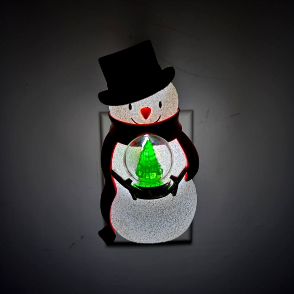 B&BW Snowman Wallflower